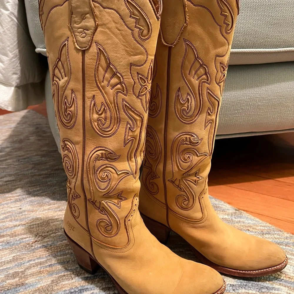Frye Cowboy Boots size 6 - fits like 6.5 - Picture 4 of 5